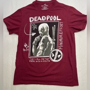 Deadpool Marvel Deadpool Graphic T-Shirt Red Merc With a Mouth Size S
